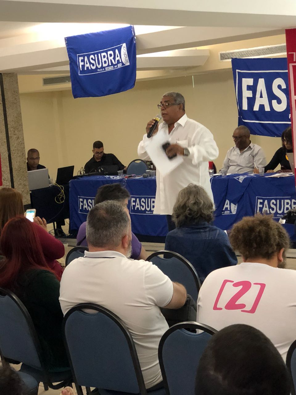 Coordenador Geral da ASSUFBA, Renato Jorge, durante a Plenária da FASUBRA